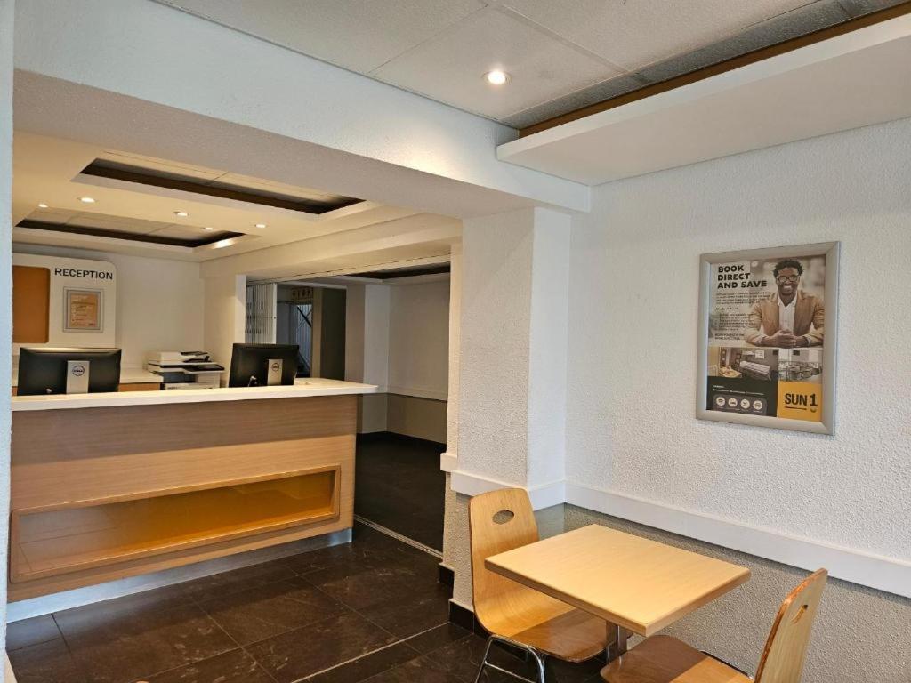 Hotel Sun1 O.R.Tambo à Johannesbourg Extérieur photo